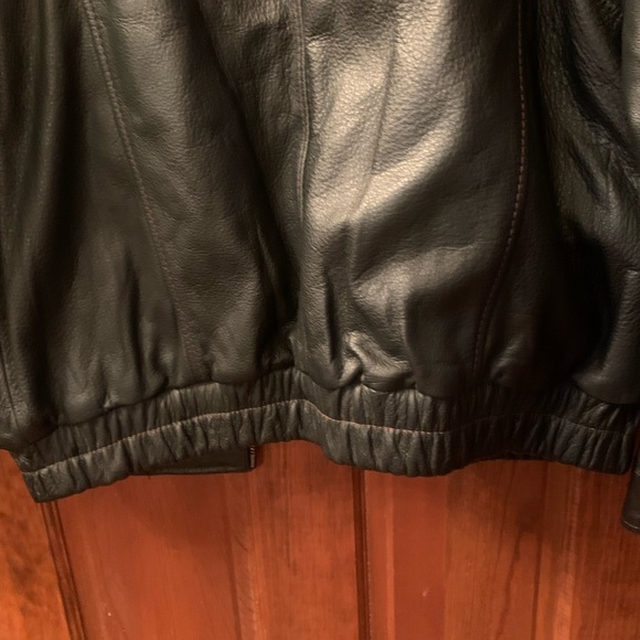 Columbia Men’s NEW NEVER WORN Black bomber jacket. Size Large, full zip front. - Picture 10 of 11